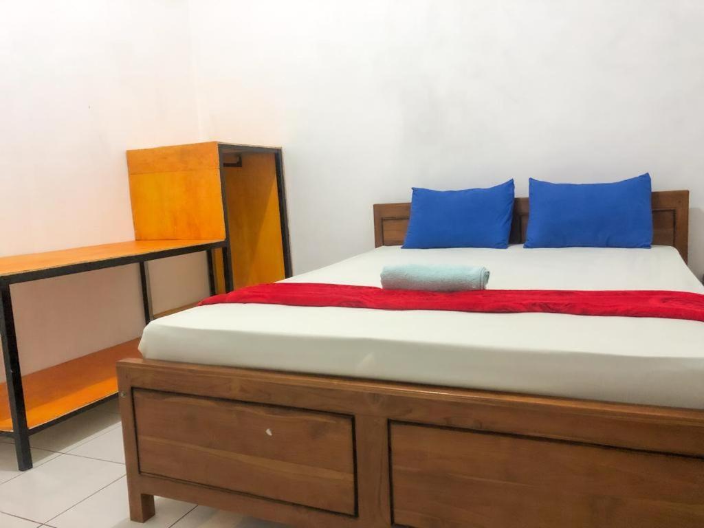 Komodoku One Love Homestay And Tour Labuan Bajo Exteriör bild