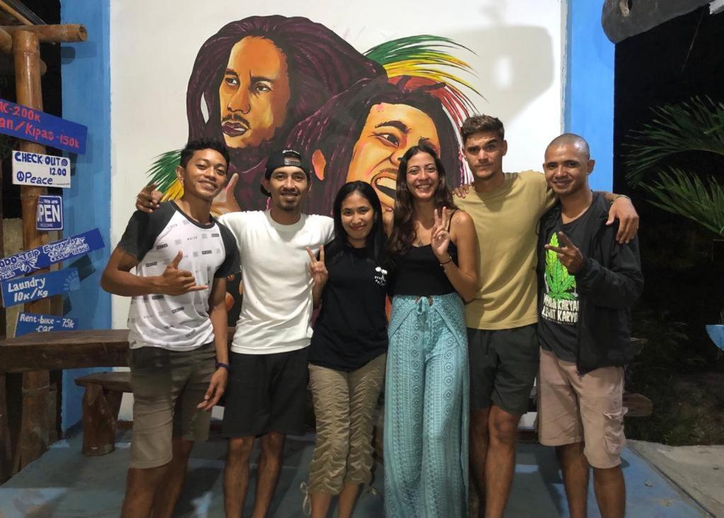 Komodoku One Love Homestay And Tour Labuan Bajo Exteriör bild