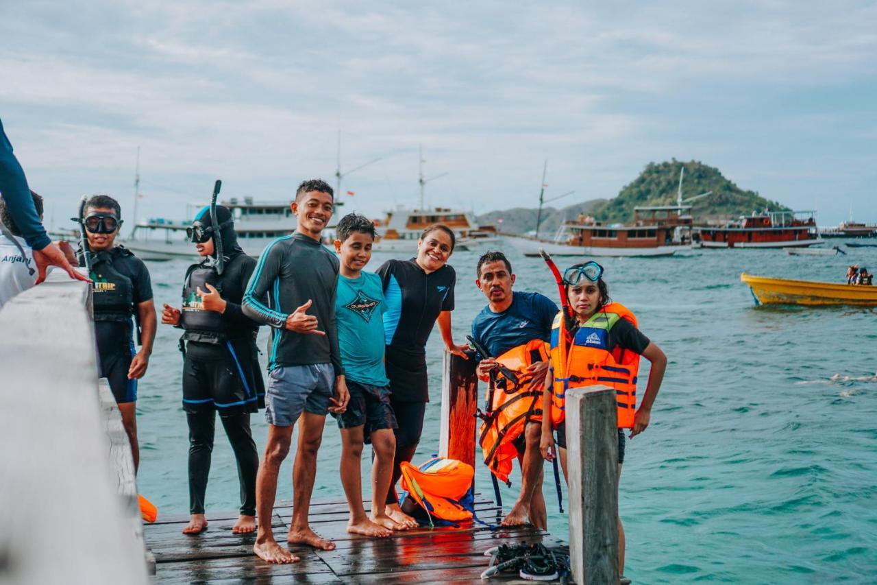 Komodoku One Love Homestay And Tour Labuan Bajo Exteriör bild