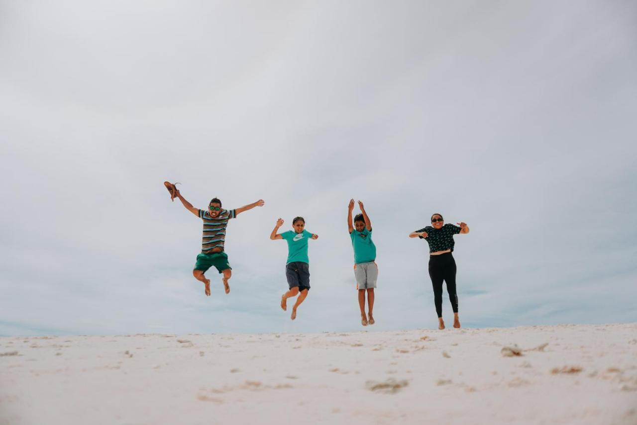 Komodoku One Love Homestay And Tour Labuan Bajo Exteriör bild
