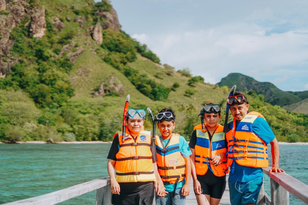 Komodoku One Love Homestay And Tour Labuan Bajo Exteriör bild