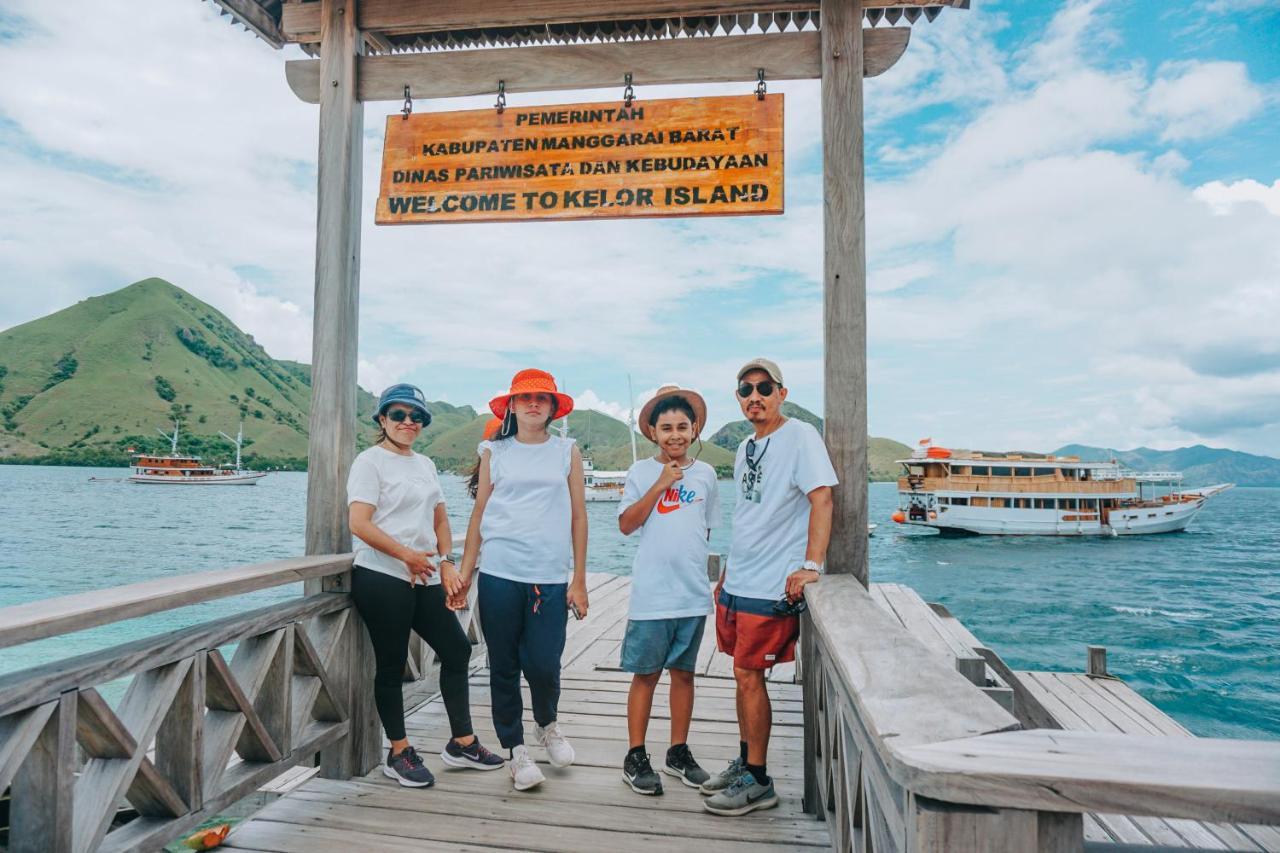 Komodoku One Love Homestay And Tour Labuan Bajo Exteriör bild