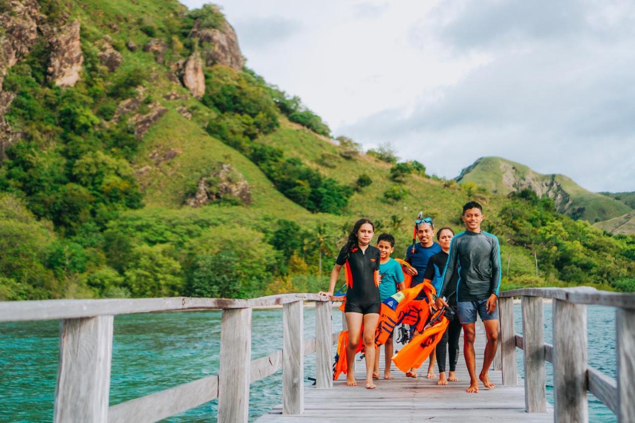 Komodoku One Love Homestay And Tour Labuan Bajo Exteriör bild